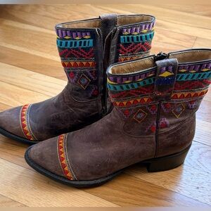 Johnny Ringo Embroidered colorful Brown Leather Western Ankle Boots - Women 7.5